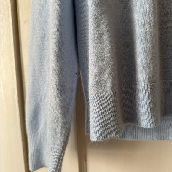 Light Blue Pullover Sweater vintage - Picture 3 of 11